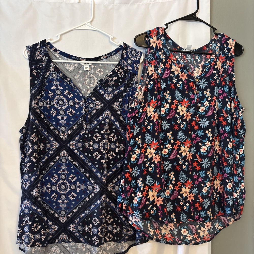 2 Sonoma Goods For Life Womens XXL Blue Floral Sleeveless V Neck Blouses